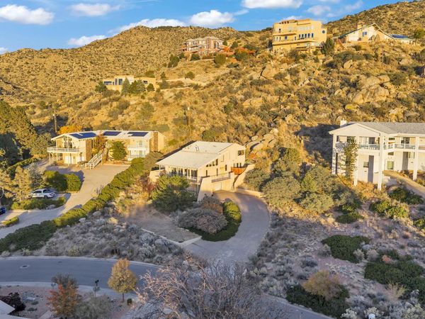 13451 Desert Hills Place NE, Albuquerque, NM 87111