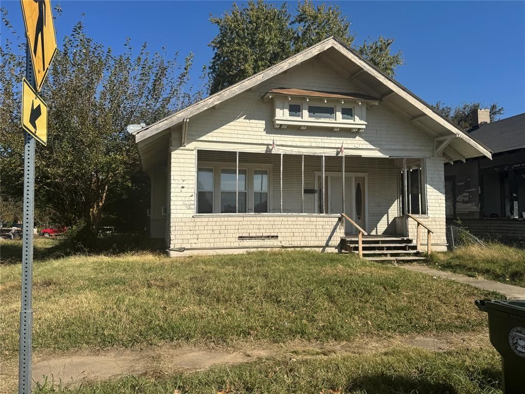 702 E Broadway Street, Muskogee, OK 74403 Main Photo