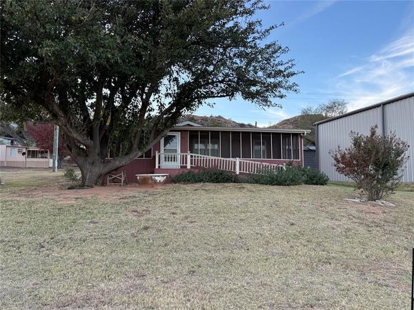 83 Hick's Mountain Road, Lone Wolf, OK 73655