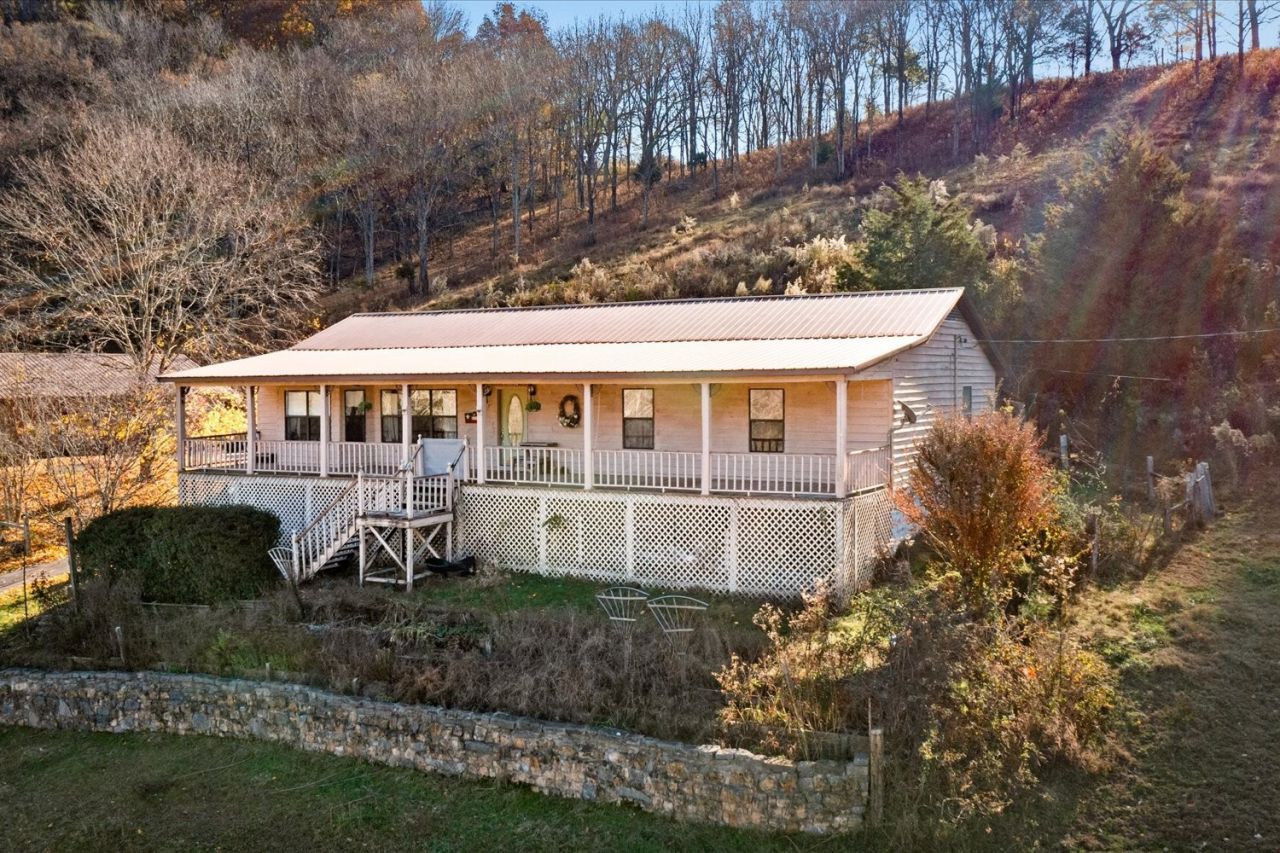 3885 Delina Rd, Cornersville, TN 37047 Main Photo