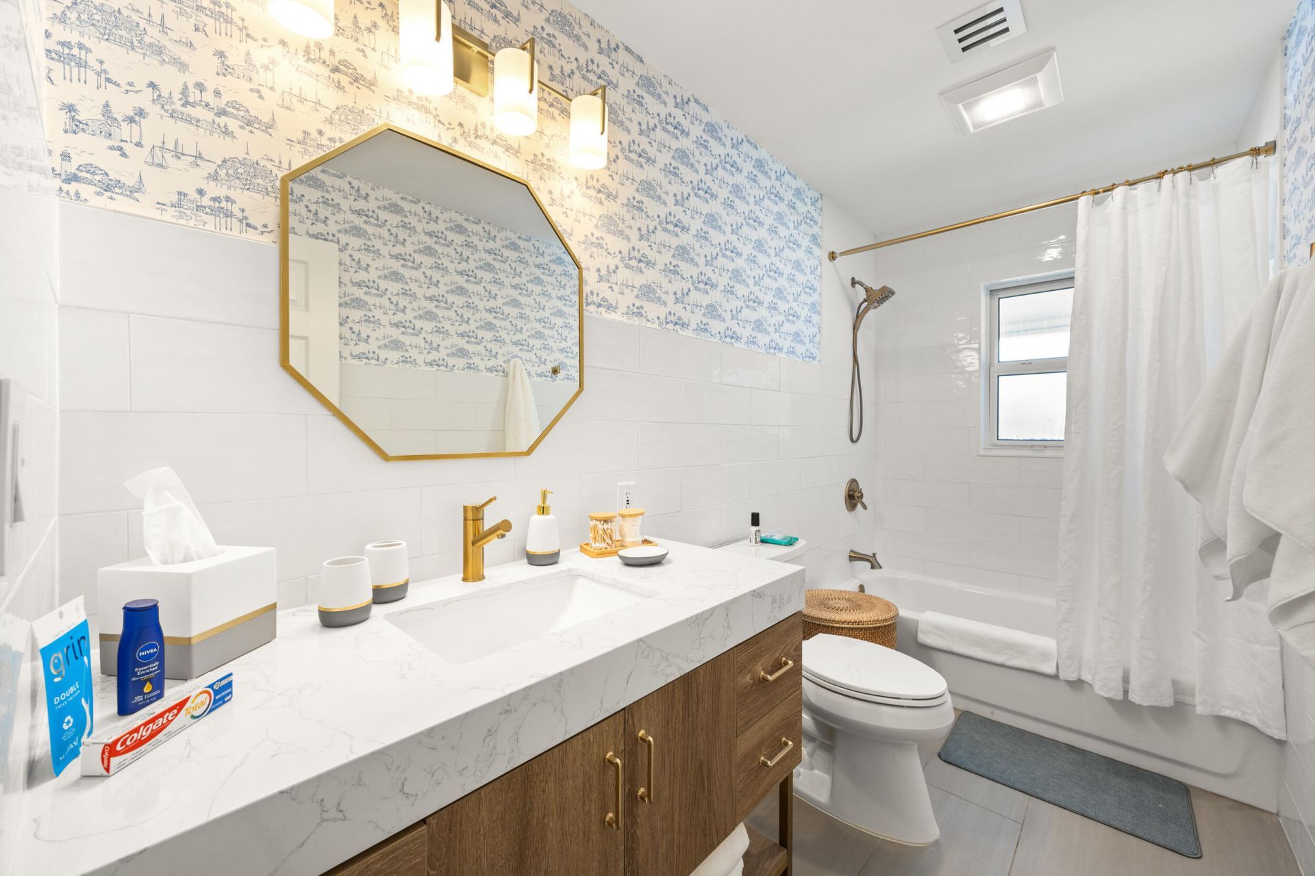 1096 SW 27th Avenue, Boynton Beach, FL 33426 Photo