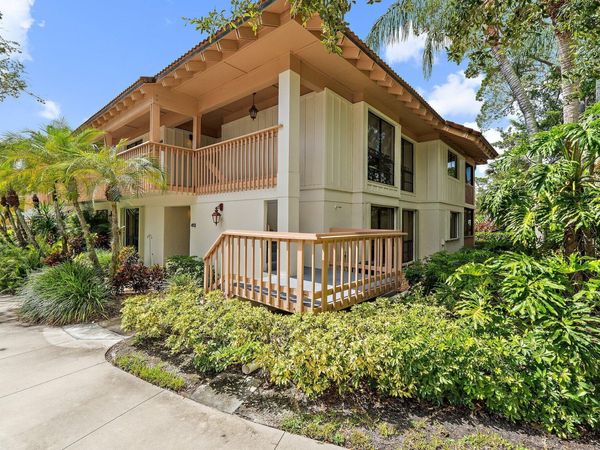 413 Brackenwood Lane S, Palm Beach Gardens, FL 33418