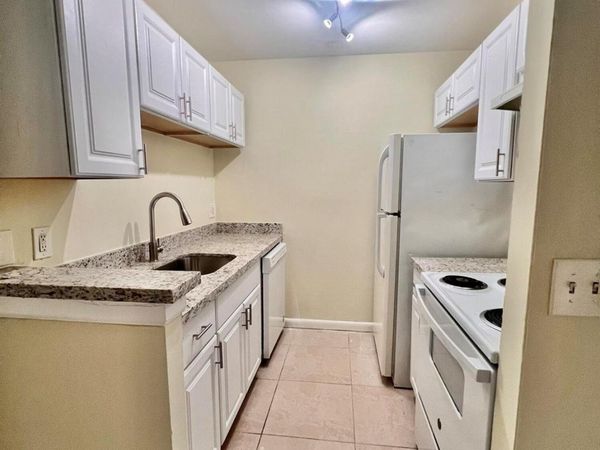 1500 N Congress Avenue, Unit B9, West Palm Beach, FL 33401
