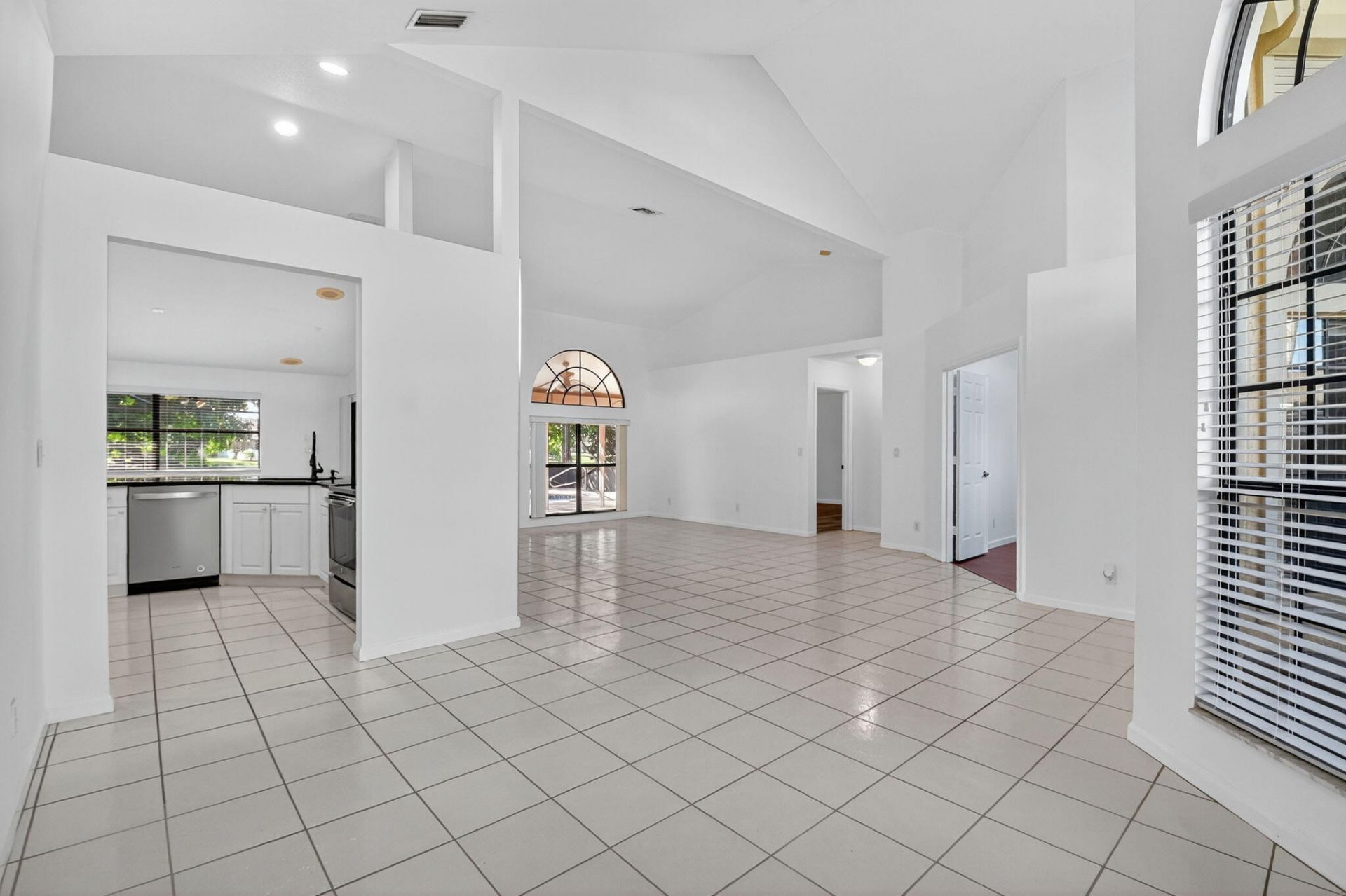 172 Monterey Way, Royal Palm Beach, FL 33411 Photo