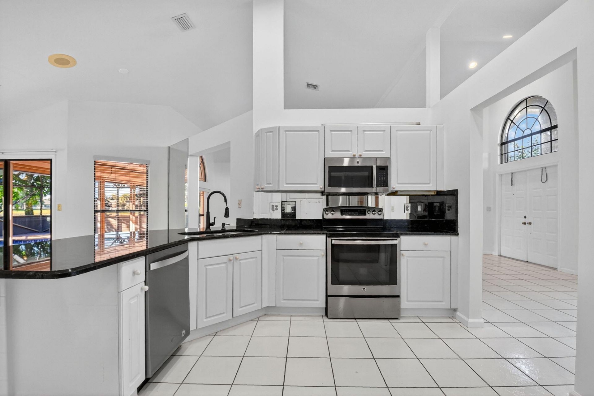 172 Monterey Way, Royal Palm Beach, FL 33411 Photo