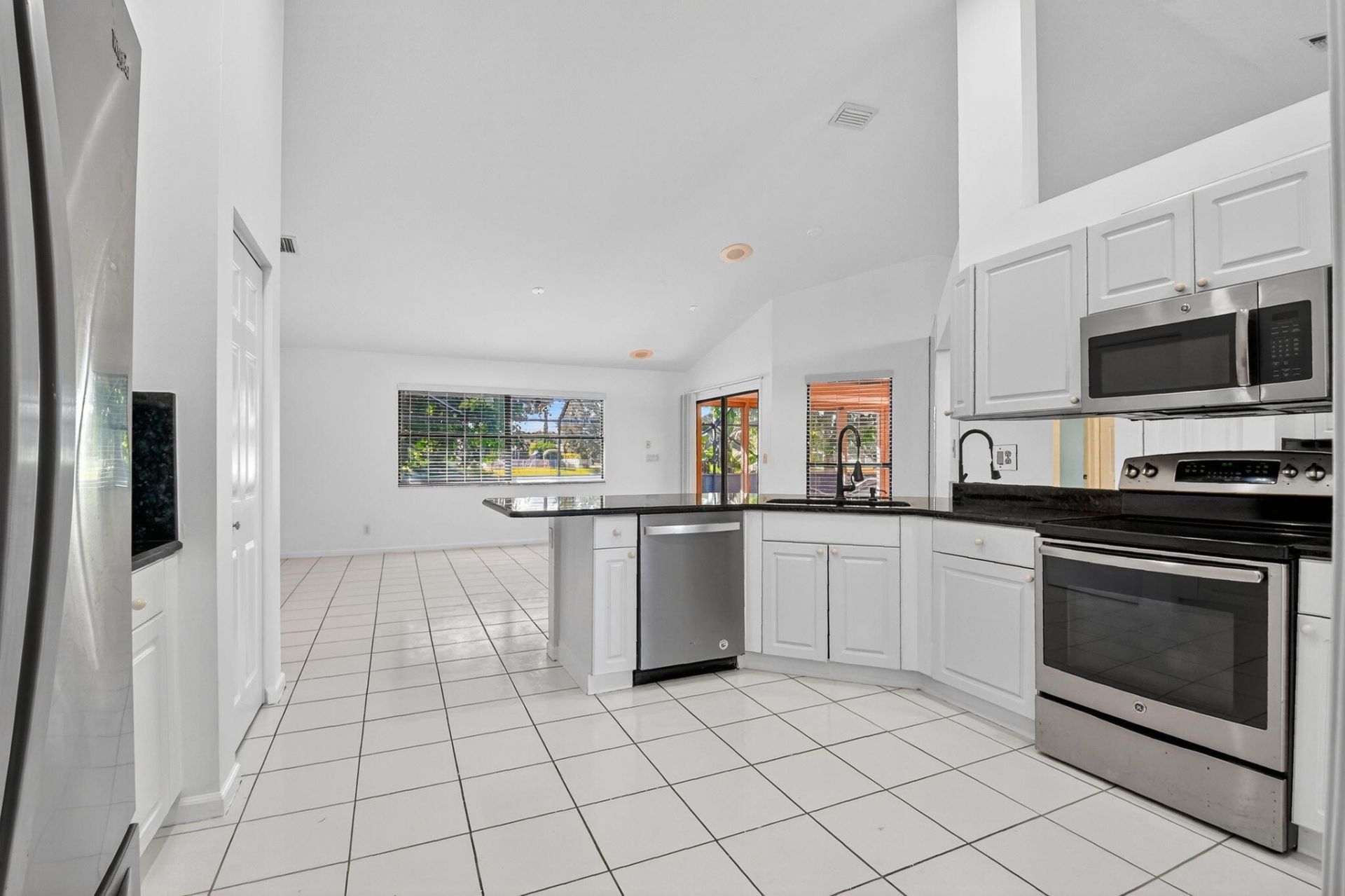 172 Monterey Way, Royal Palm Beach, FL 33411 Photo