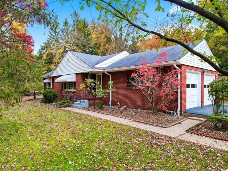 1558 Portal Drive NE, Howland, OH 44484 Photo 1