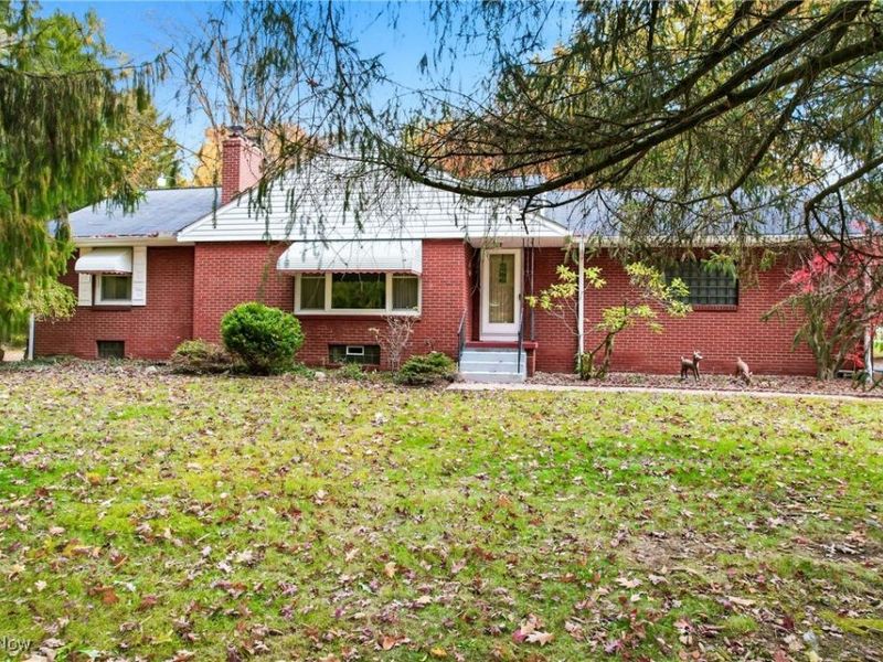 1558 Portal Drive NE, Howland, OH 44484 Photo 2