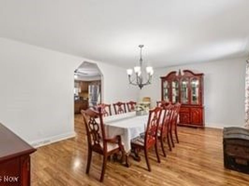 361 Mahan Denman Road NW, Bristolville, OH 44402 Photo 10