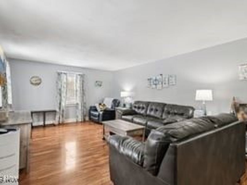 361 Mahan Denman Road NW, Bristolville, OH 44402 Photo 6