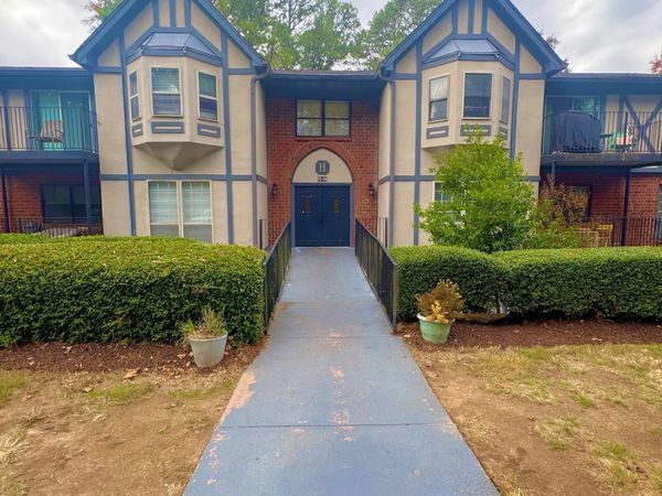 6851 Roswell Road, Unit H13, Sandy Springs, GA 30328