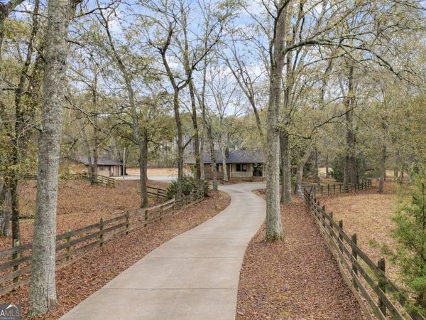 165 Shamrock Drive, Fayetteville, GA 30215