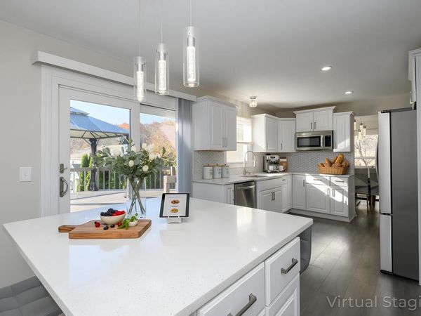 2811 Comanche COURT S, Waukesha, WI 53188