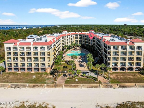 900 Village Lane, Pass Christian, MS 39571