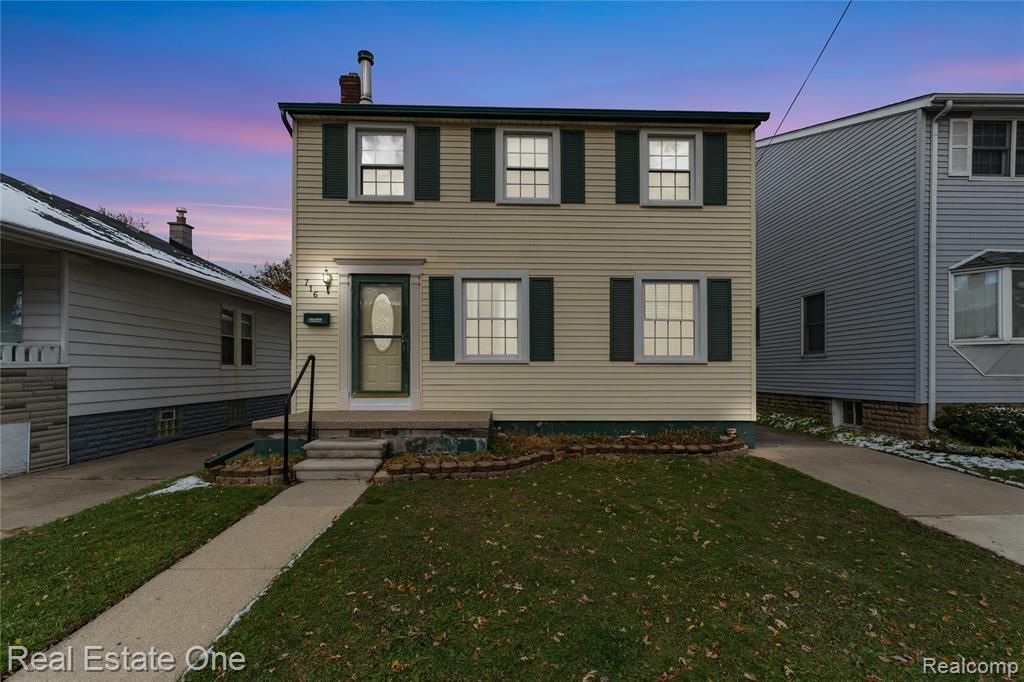 716 Kings Highway, Wyandotte, MI 48192 Main Photo