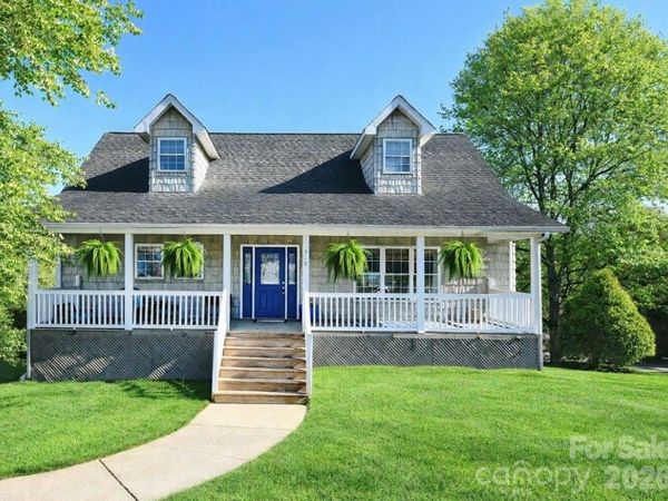 518 30th Avenue Circle NE, Hickory, NC 28601