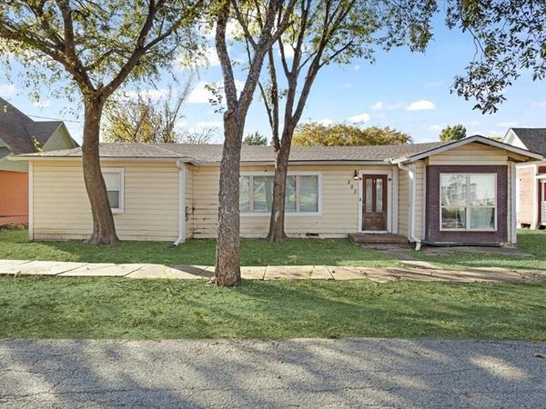 203 S Carter Street, Whitewright, TX 75491