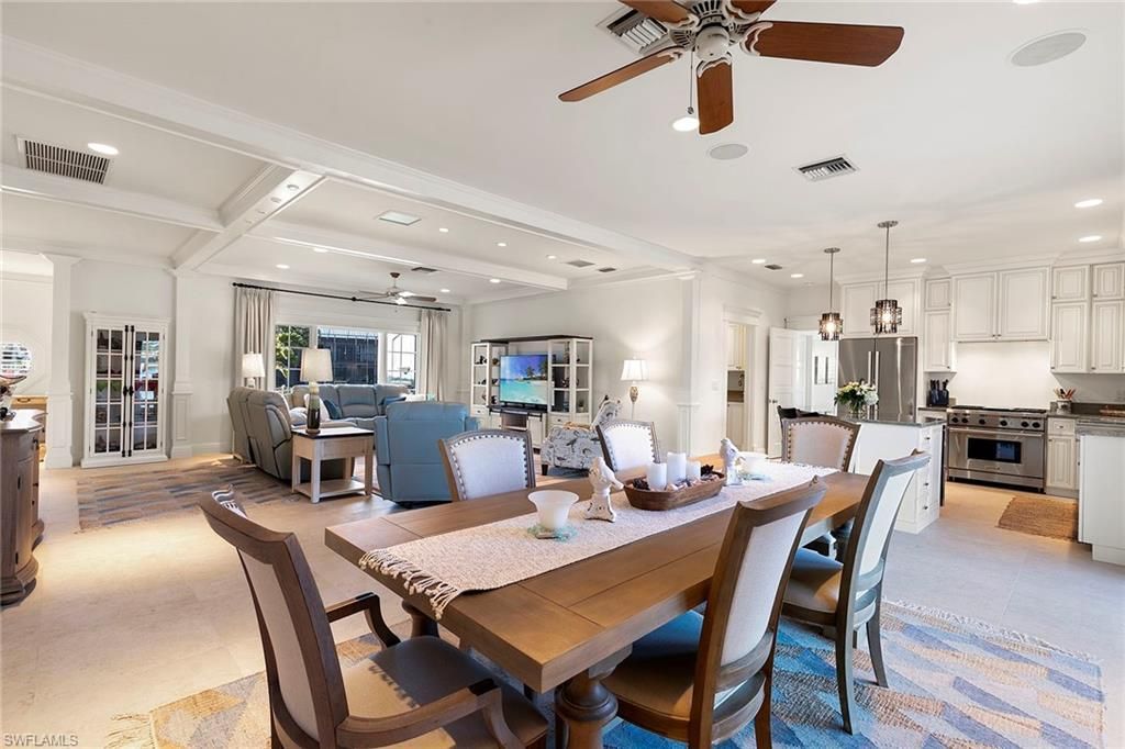 7 Glenview Manor Dr, Fort Myers Beach, FL 33931 Photo