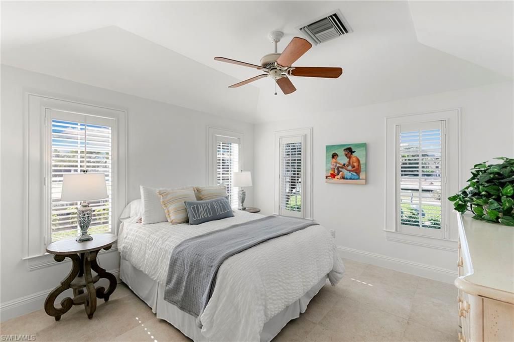 7 Glenview Manor Dr, Fort Myers Beach, FL 33931 Photo