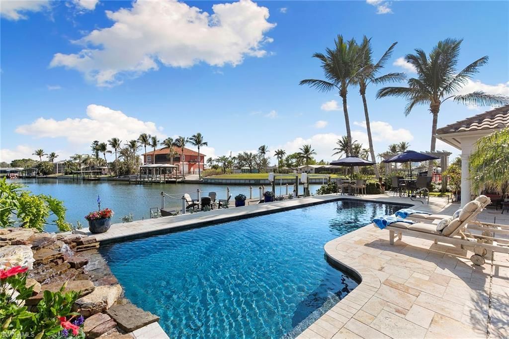 7 Glenview Manor Dr, Fort Myers Beach, FL 33931 Photo