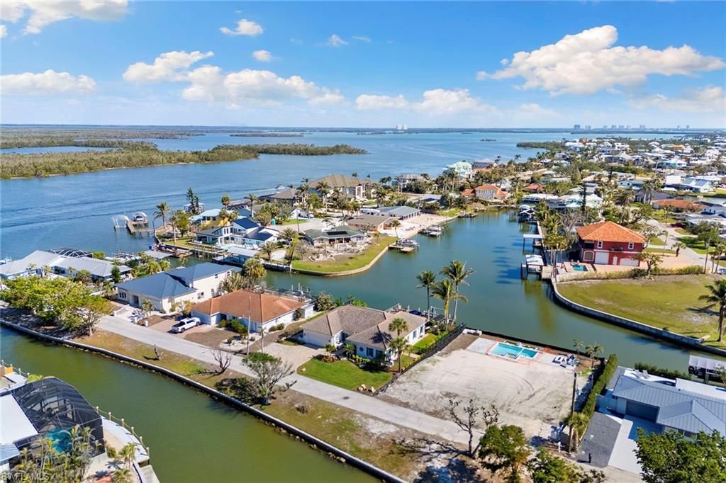 7 Glenview Manor Dr, Fort Myers Beach, FL 33931 Photo