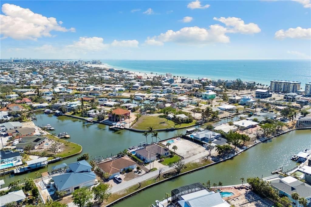 7 Glenview Manor Dr, Fort Myers Beach, FL 33931 Photo