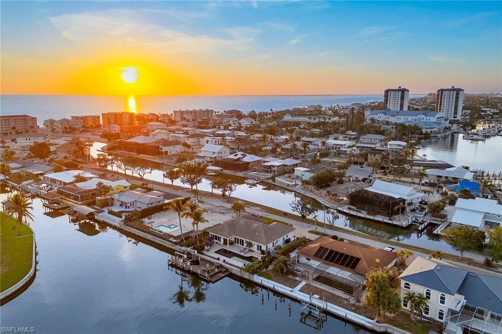 7 Glenview Manor Dr, Fort Myers Beach, FL 33931 Photo