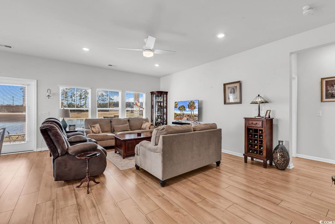 3048 Sistine St. Photo 12