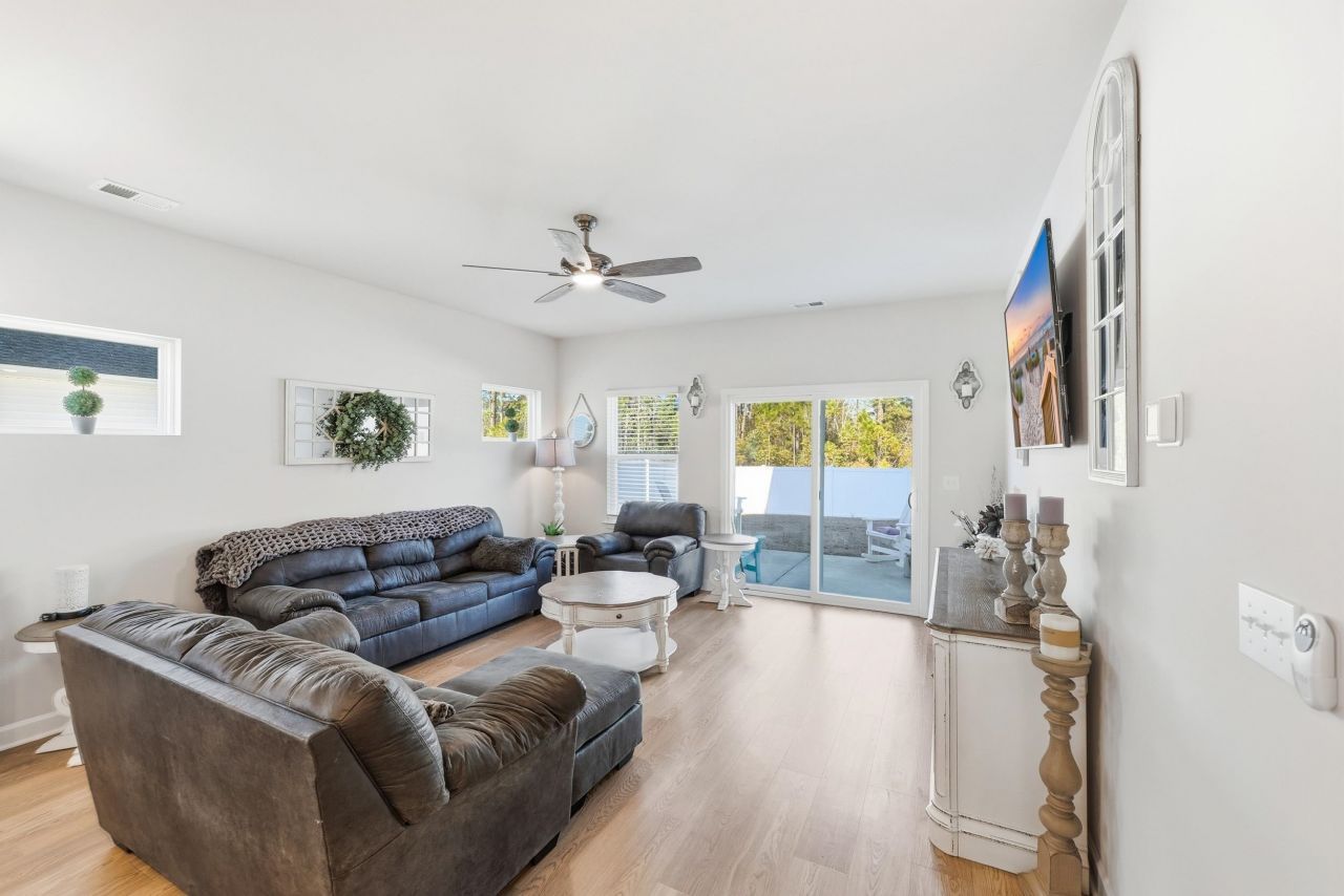 4050 Bayhill St. Photo 10