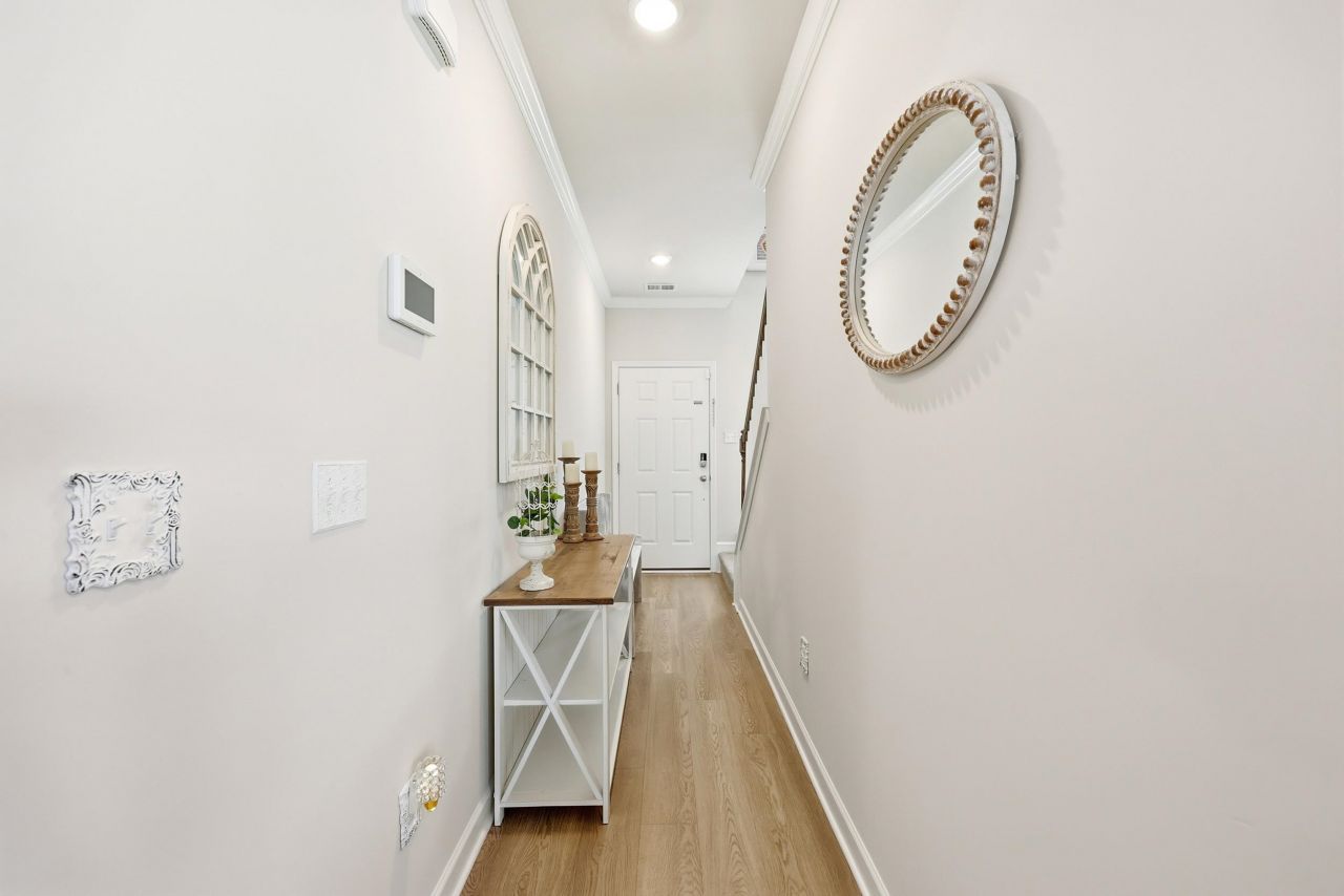 4050 Bayhill St. Photo 4