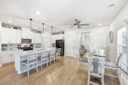 4050 Bayhill St. photo 4