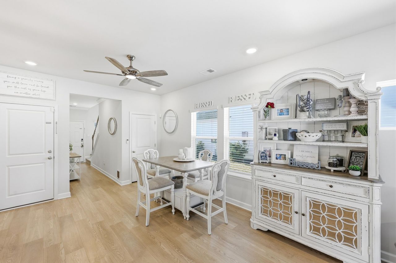 4050 Bayhill St. Photo 7