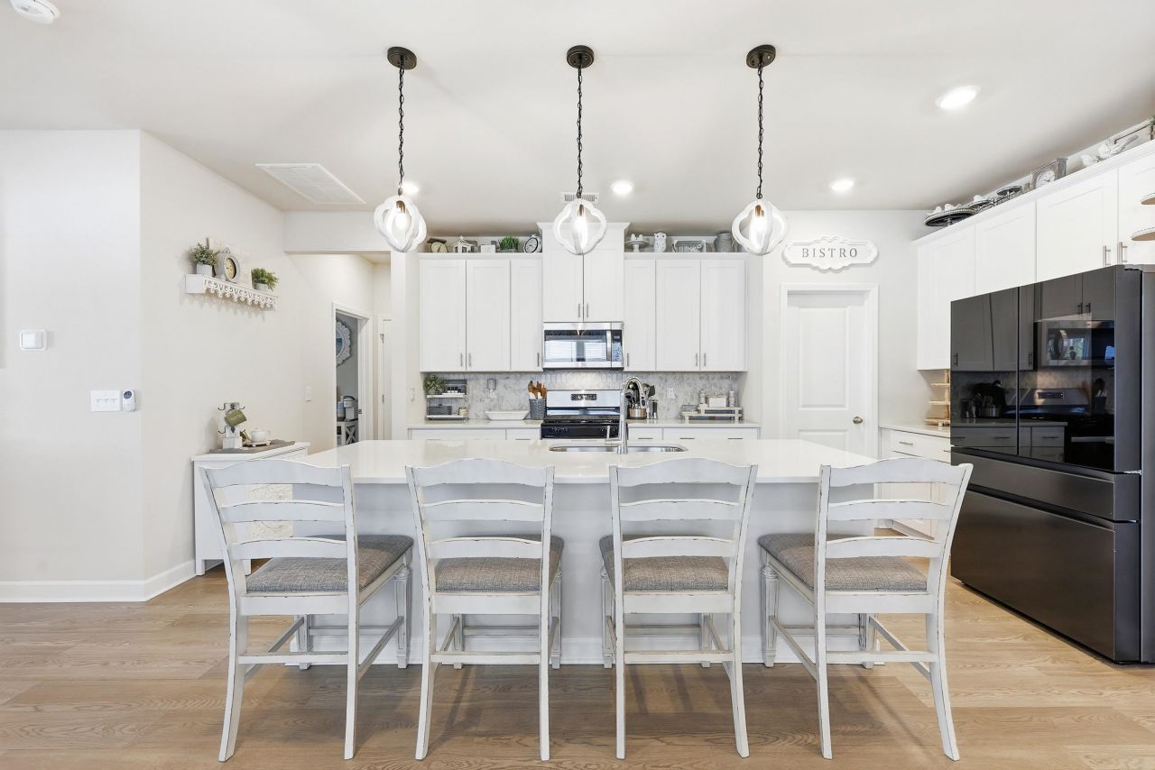 4050 Bayhill St. Photo 8