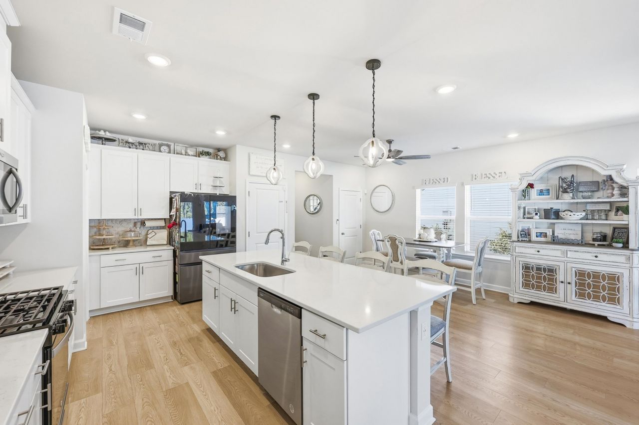 4050 Bayhill St. Photo 9