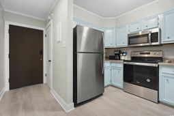 9501 Shore Dr. photo 4