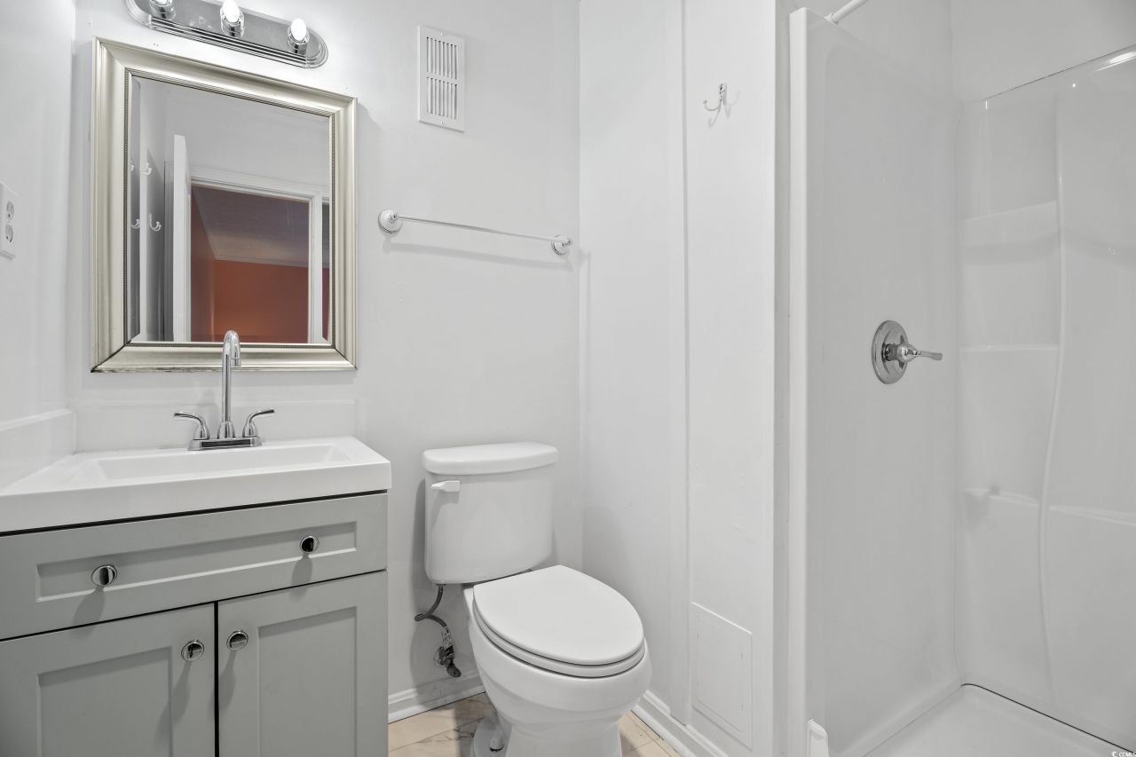 9501 Shore Dr. Photo 20