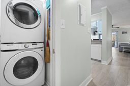 9501 Shore Dr. photo 4