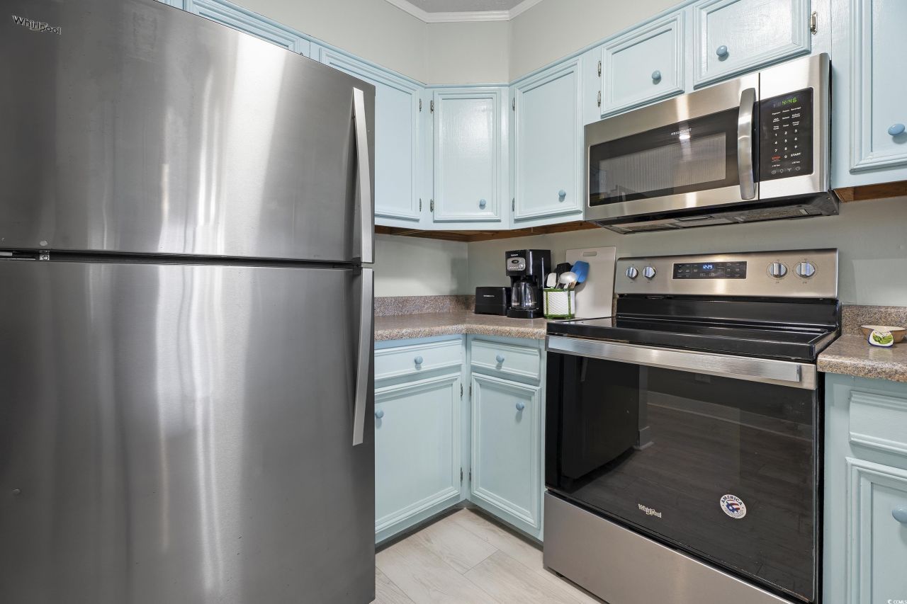 9501 Shore Dr. Photo 5