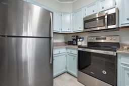 9501 Shore Dr. photo 4