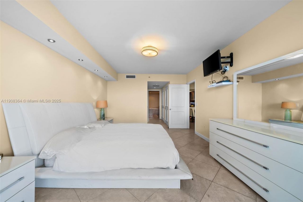 1800 S Ocean Dr, Unit 2603, Hallandale Beach, FL 33009 Photo