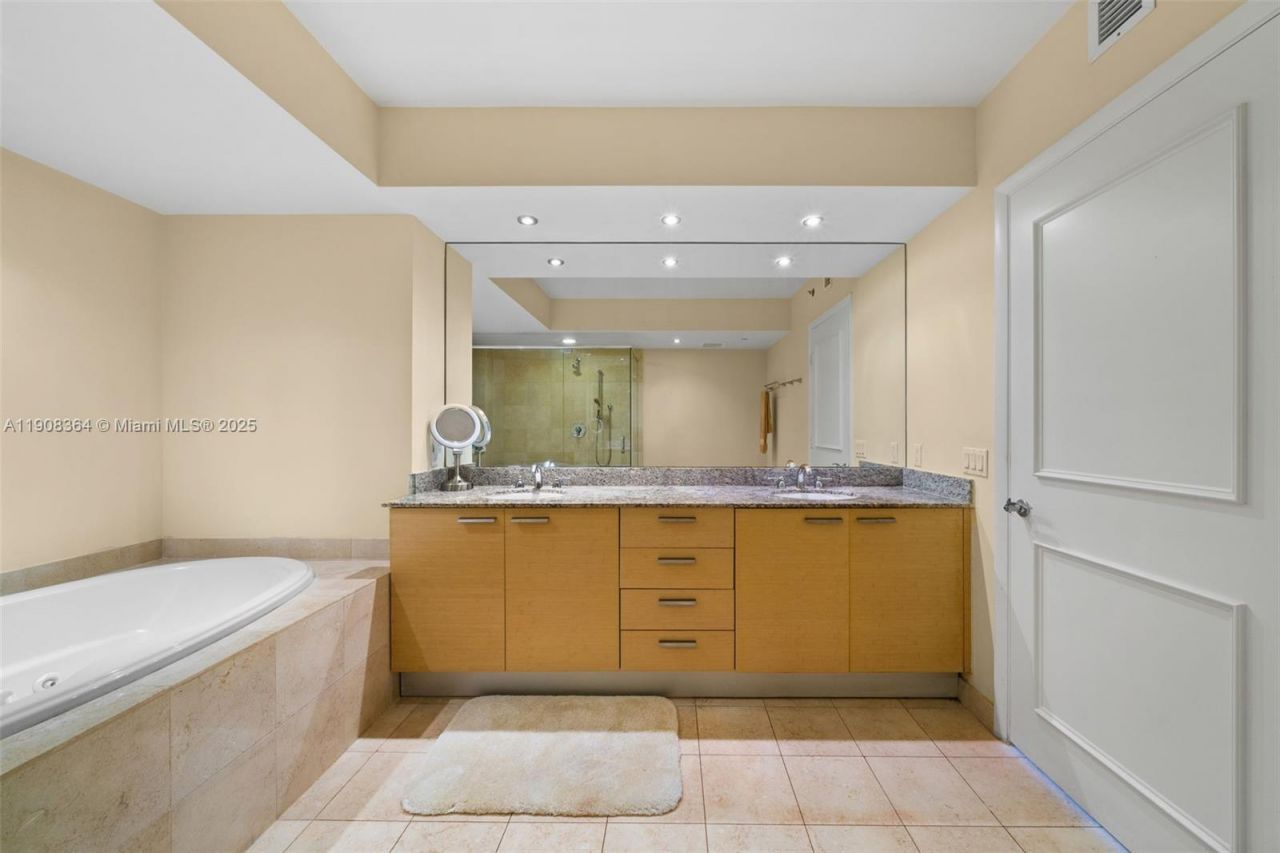 1800 S Ocean Dr, Unit 2603, Hallandale Beach, FL 33009 Photo