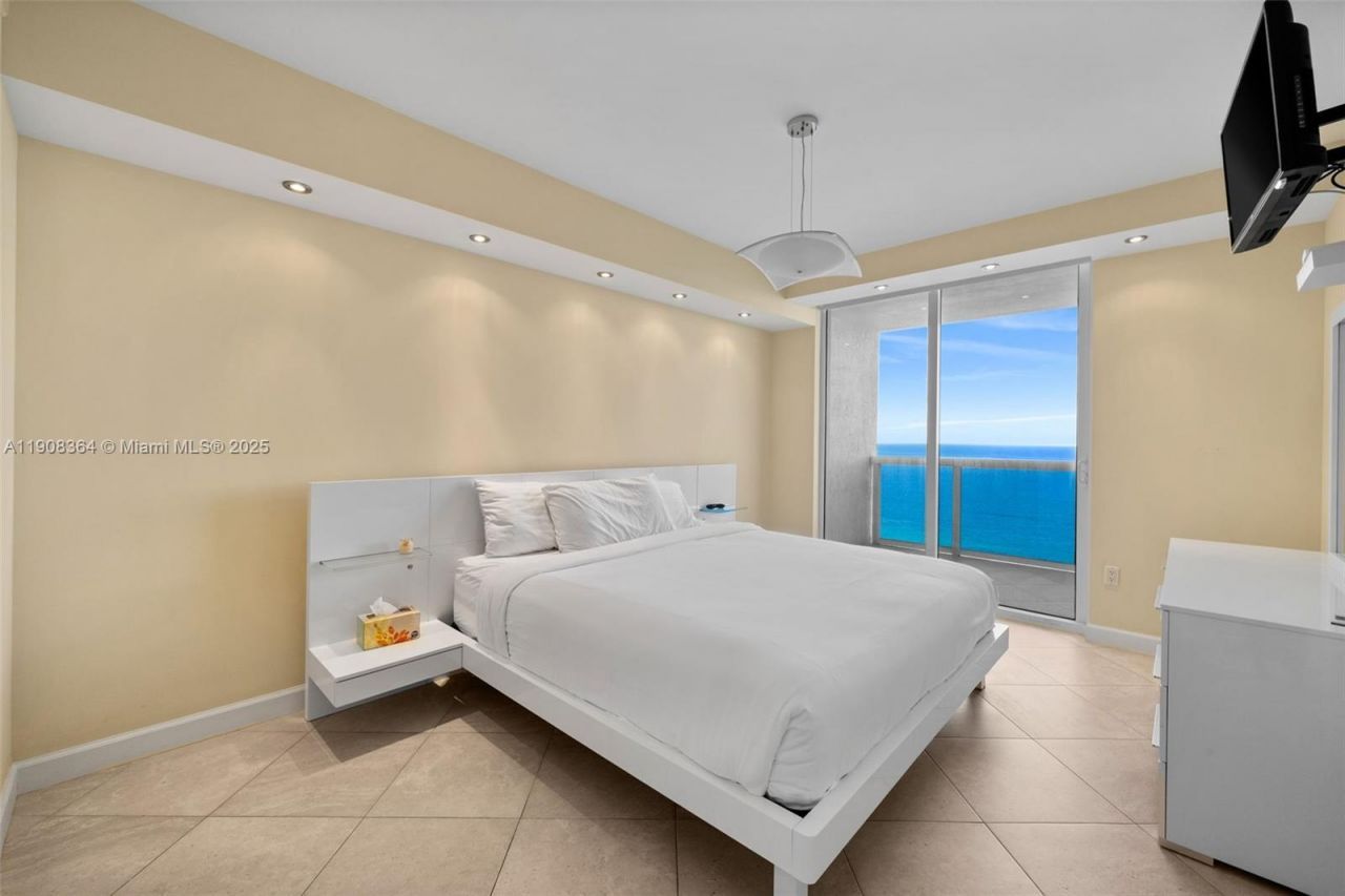 1800 S Ocean Dr, Unit 2603, Hallandale Beach, FL 33009 Photo