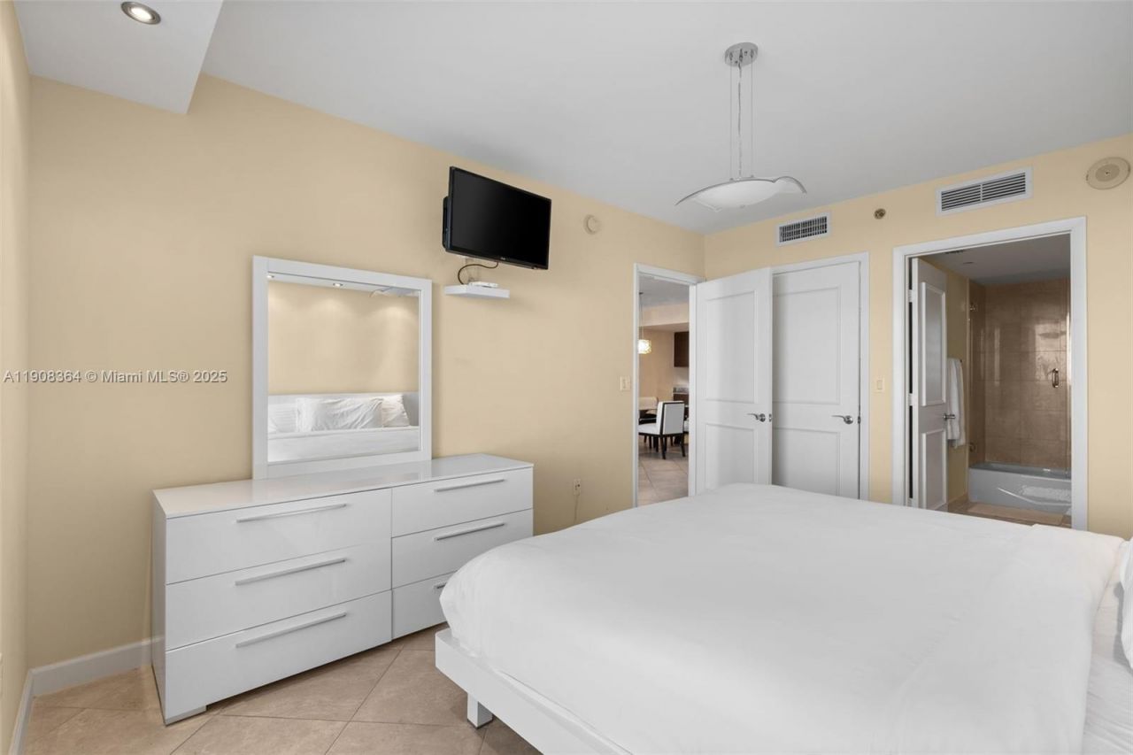 1800 S Ocean Dr, Unit 2603, Hallandale Beach, FL 33009 Photo