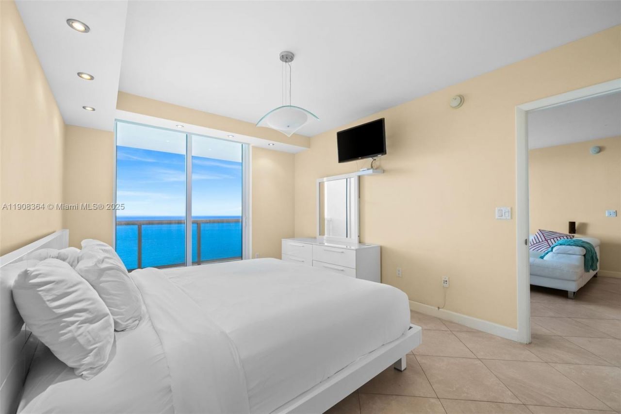 1800 S Ocean Dr, Unit 2603, Hallandale Beach, FL 33009 Photo