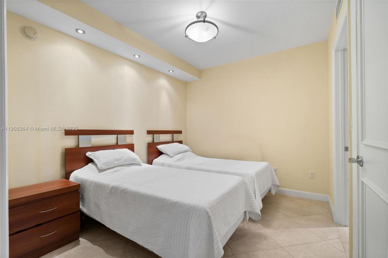 1800 S Ocean Dr, Unit 2603, Hallandale Beach, FL 33009 Photo