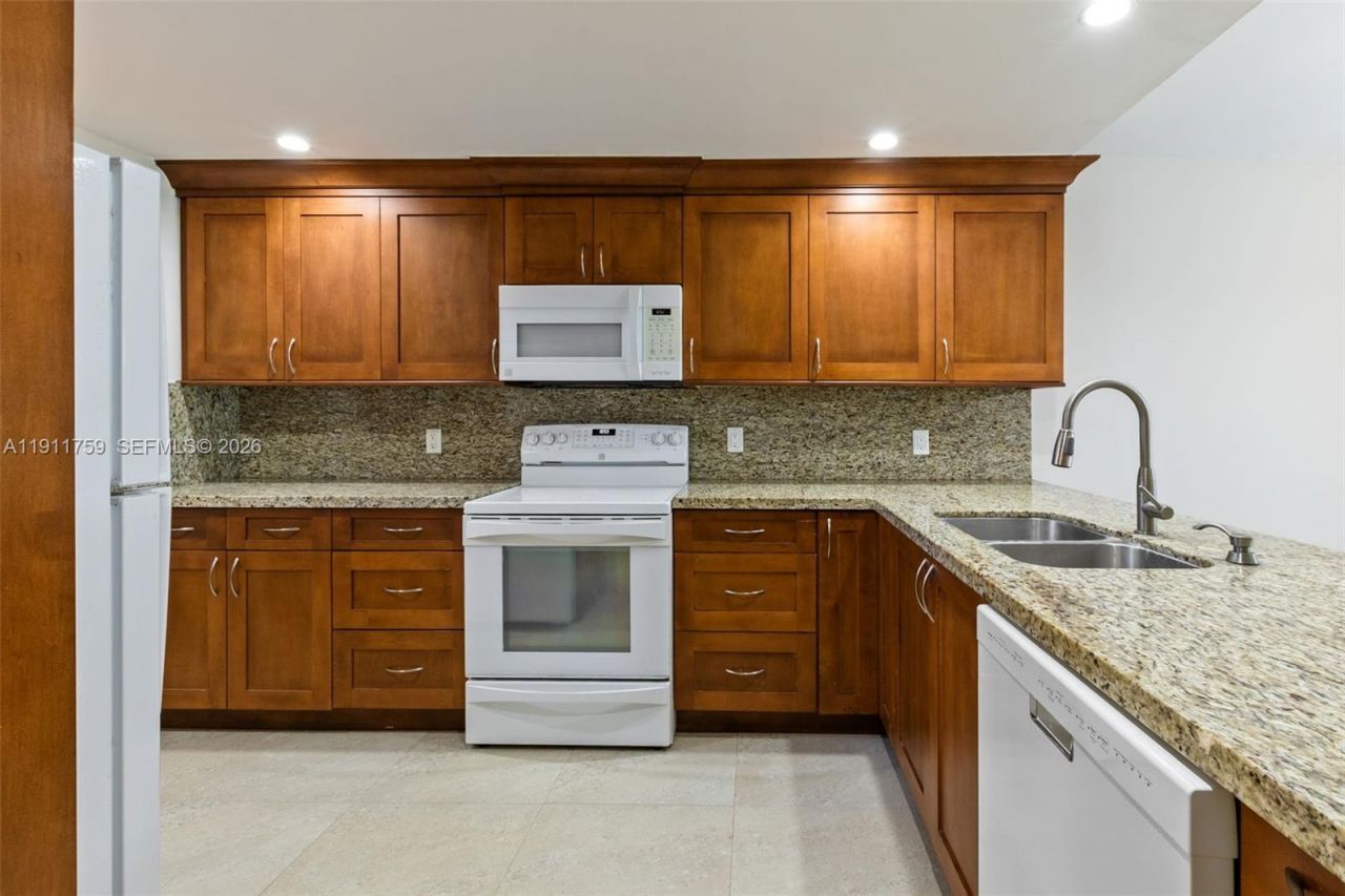 7582 NW 86th Ter, Unit 103, Tamarac, FL 33321 Photo