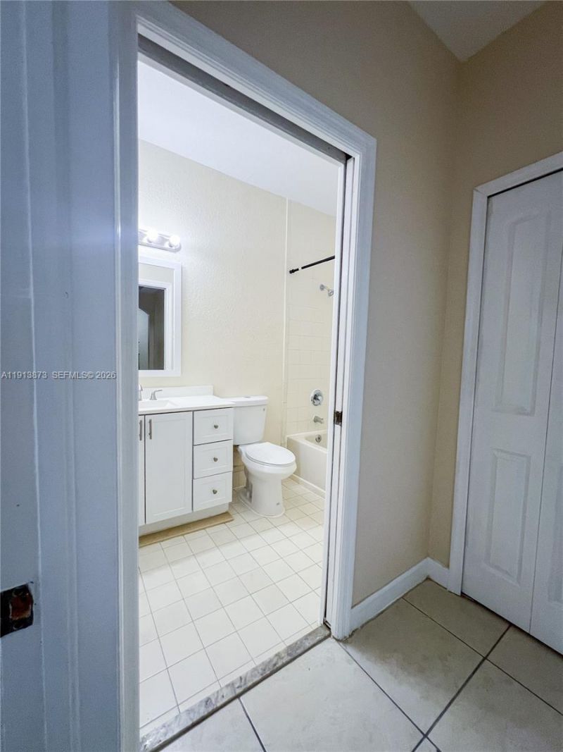 1658 SE 28th Ct, Unit 101, Homestead, FL 33035 Photo