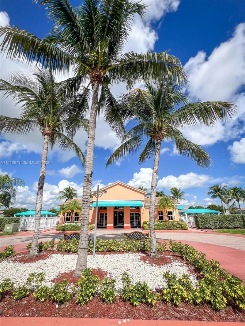 1658 SE 28th Ct, Unit 101, Homestead, FL 33035 Photo