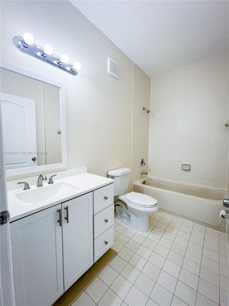 1658 SE 28th Ct, Unit 101, Homestead, FL 33035 Photo