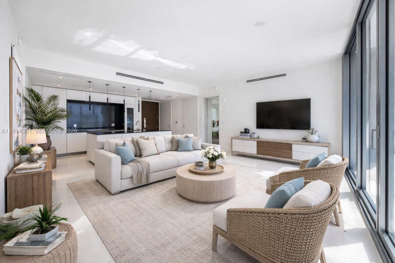 300 Biscayne Boulevard Way, Unit 3506W, Miami, FL 33131 Photo